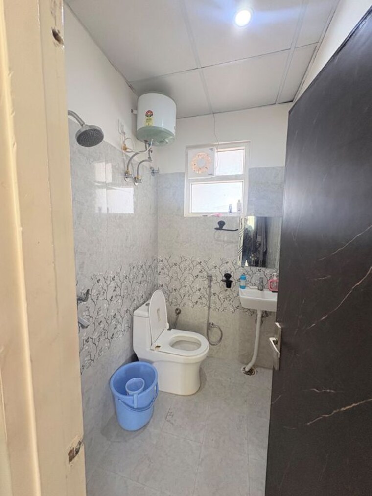 Bathroom, mahima-panache 1 Bedroom 580 Sq.Ft. Apartment In Jagatpura Jaipur 10675571
