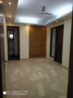 Room in 2 BHK Builder Floor at Panchsheel Park – for Rent