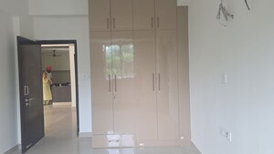 Room in 3 BHK Apartment at Vasant Kunj – for Rent