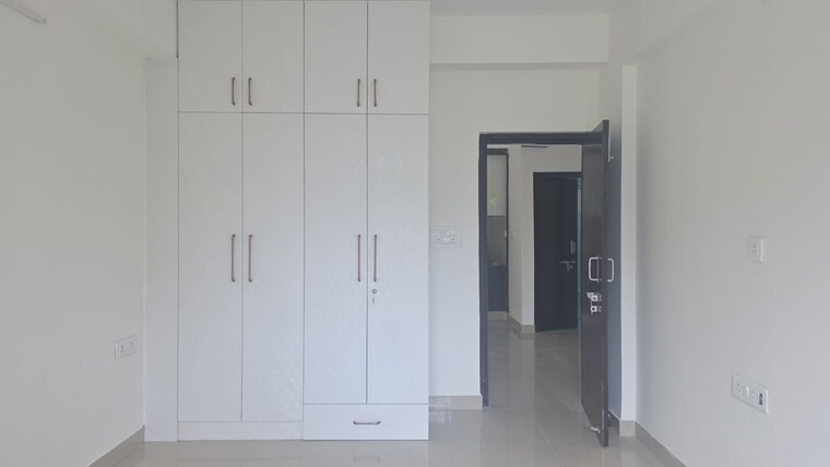 Room, vasant kunj 3 Bedroom 160 Sq.Yd. Apartment In Vasant Kunj Delhi 10675553