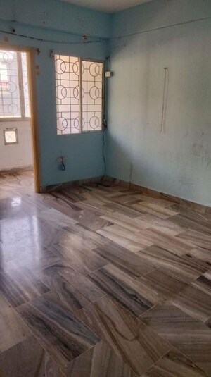 Room in 3 BHK Apartment at Morabadi – for Rent