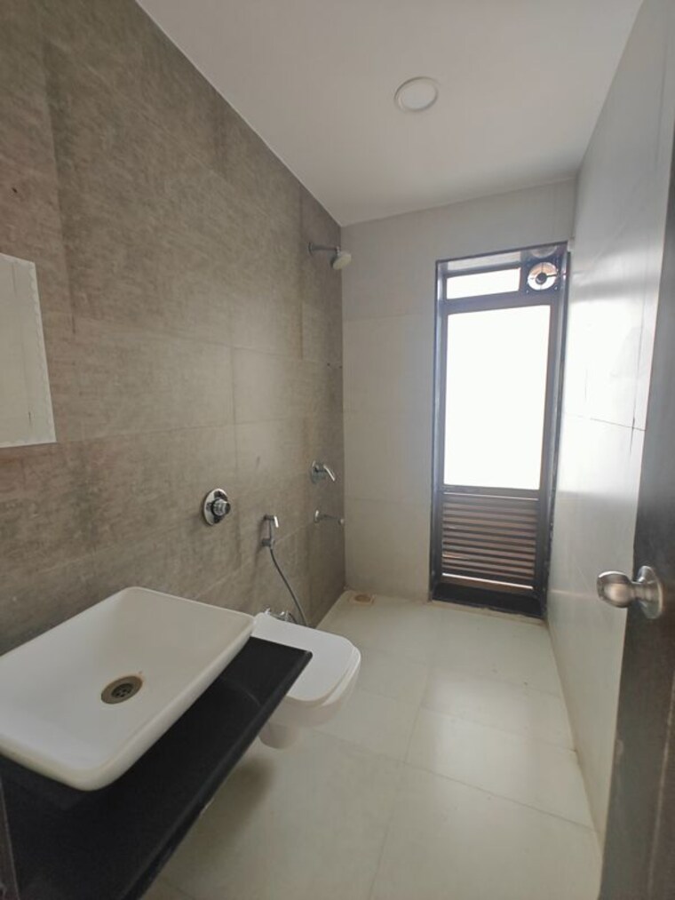 Bathroom, ishwar-ecstasy 3 Bedroom 2200 Sq.Ft. Apartment In Nerul Navi Mumbai 10675604