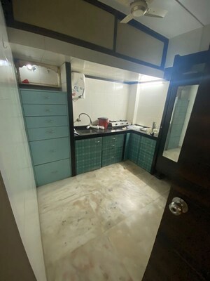 Room in 2 BHK Apartment at Suyash Apartment Dadar West, Dadar West – for Rent
