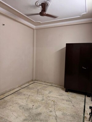 Room in 3 BHK Apartment at Vasundhara Sector 16 – for Rent