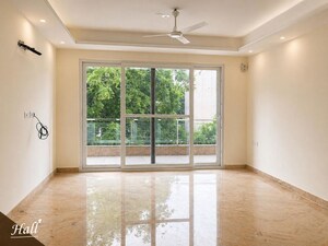 Room in 4 BHK Builder Floor at South City 1 – for Rent