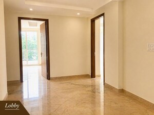 Room in 4 BHK Builder Floor at South City 1 – for Rent