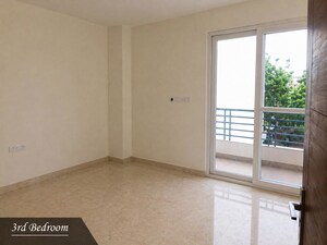 Room in 4 BHK Builder Floor at South City 1 – for Rent