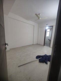 3.5 BHK +Builder Floor For Rent in Smart World Gems