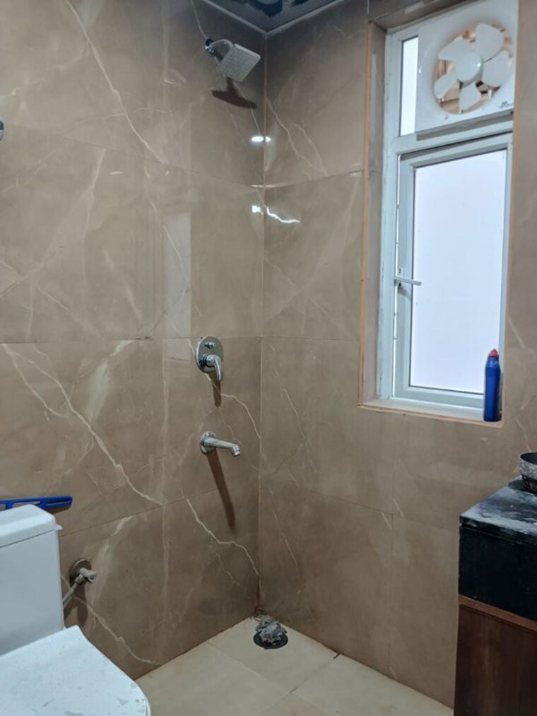 Bathroom, smart-world-gems 3.5 Bedroom 1494 Sq.Ft. Builder Floor In Sector 89 Gurgaon 10319365