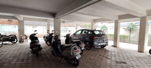 Parking in 4 BHK Apartment at Byron Bazar – for Rent