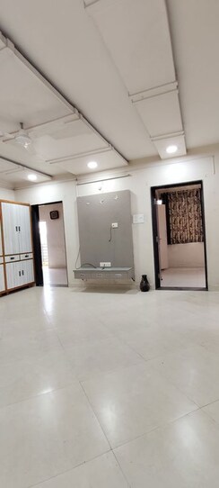 4 BHK +Apartment For Rent in Byron Bazar
