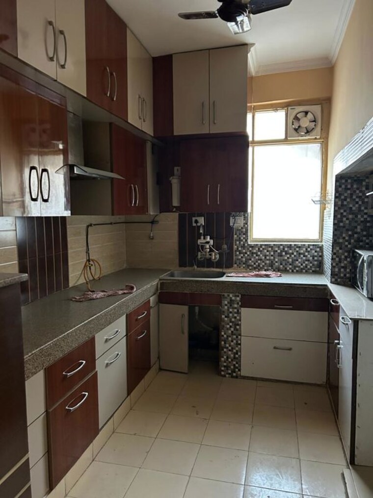 Kitchen, tulip-white 3 Bedroom 1326 Sq.Ft. Apartment In Sector 69 Gurgaon 10675661