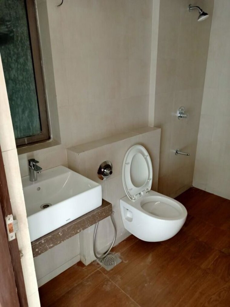 Bathroom, spenta-alta-vista 2 Bedroom 724 Sq.Ft. Apartment In Chembur Mumbai 10675626