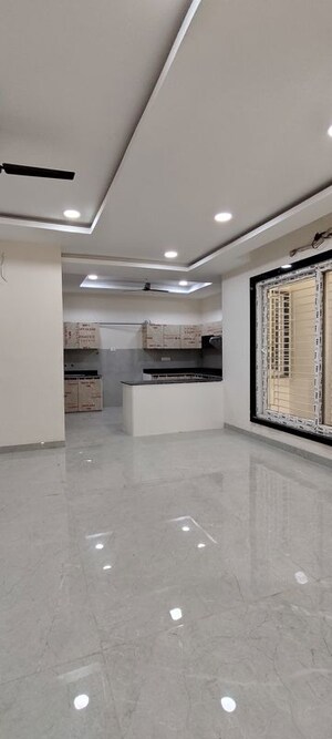 Room in 4 BHK Villa at Kachana – for Rent