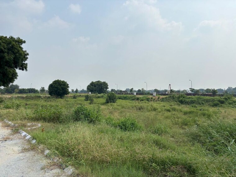 undefined, sector 75  350 Sq.Yd. Plot In Sector 75 Faridabad 10675670