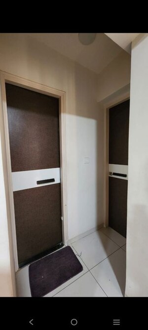 Room in 4 BHK Apartment at Pacifica Reflections, Near Nirma University On Sg Highway – for Rent