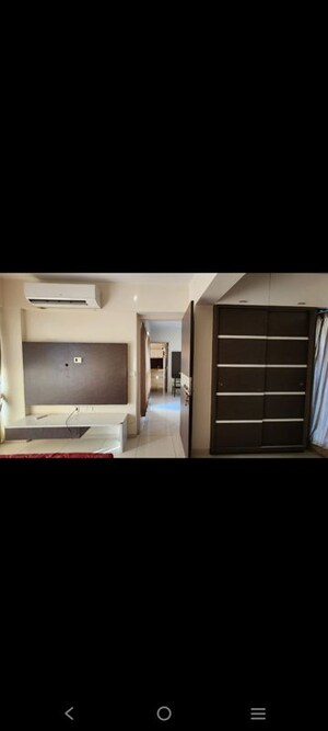 Room in 4 BHK Apartment at Pacifica Reflections, Near Nirma University On Sg Highway – for Rent