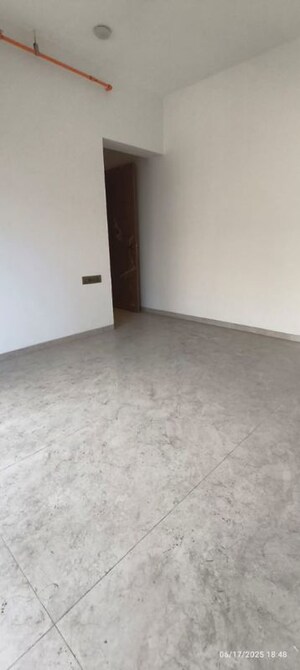 Room in 3 BHK Apartment at S Raheja Avisa, Bandra West – for Rent