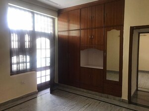 Room in 3 BHK Builder Floor at Sector 47 – for Rent