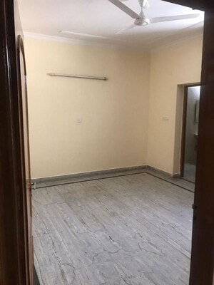 Room in 3 BHK Builder Floor at Sector 47 – for Rent