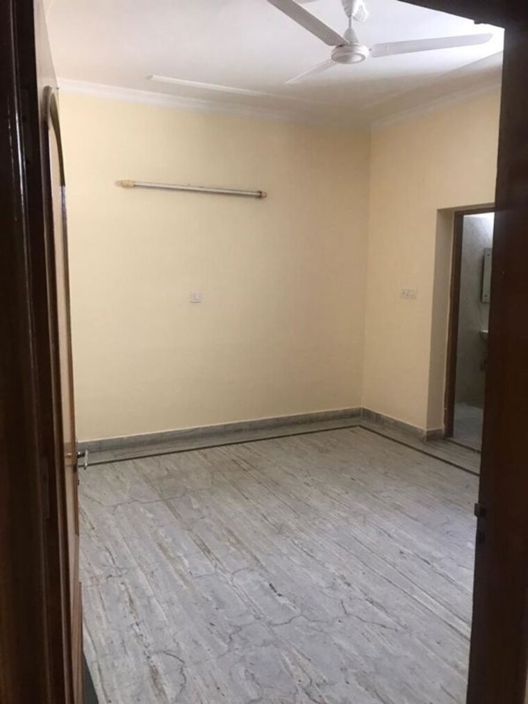 Room, sector 47 3 Bedroom 1750 Sq.Ft. Builder Floor In Sector 47 Gurgaon 10675700