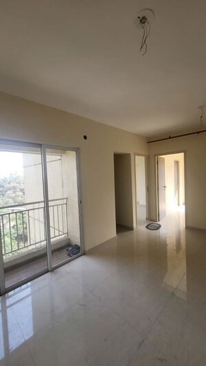 Room in 2 BHK Apartment at Bharat Ecovistas, Shilphata – for Rent