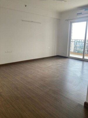 Room in 3 BHK Apartment at DLF The Primus, Sector 82a – for Sale