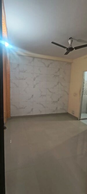 Room in 1 BHK Builder Floor at Panchsheel Vihar – for Rent