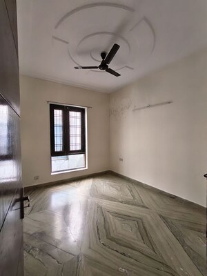 Room in 4 BHK Builder Floor at Ashoka Enclave 3, Sector 35 – for Sale