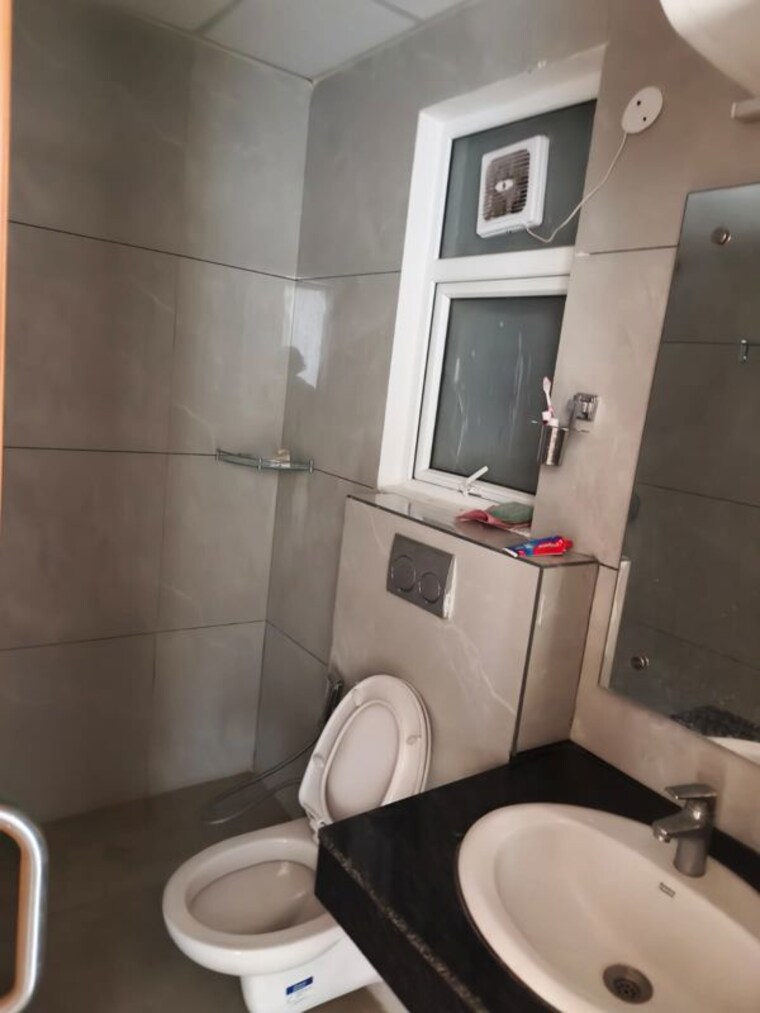 Bathroom, omaxe-new-chandigarh 3 Bedroom 1920 Sq.Ft. Apartment In North Mullanpur Chandigarh 10675726