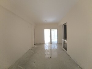 Room in 3 BHK Apartment at Conscient Habitat 102, Sector 102 – for Rent