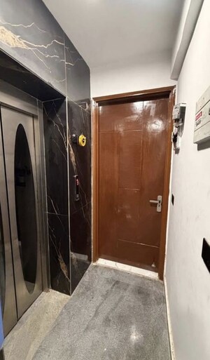 Furnished Amenities in 2 BHK Builder Floor at Ramesh Nagar – for Rent