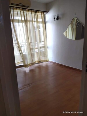 Room in 4 BHK Apartment at Orchid Petals, Sector 49 – for Sale