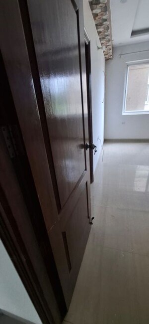 Room in 3 BHK Apartment at ATS Golf Meadows, Central Derabassi – for Rent