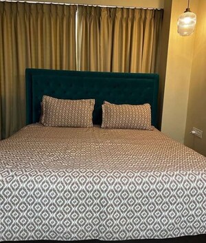 Bedroom in 2 BHK Apartment at Saptrishi Juhu Serene, Dn Nagar – for Rent