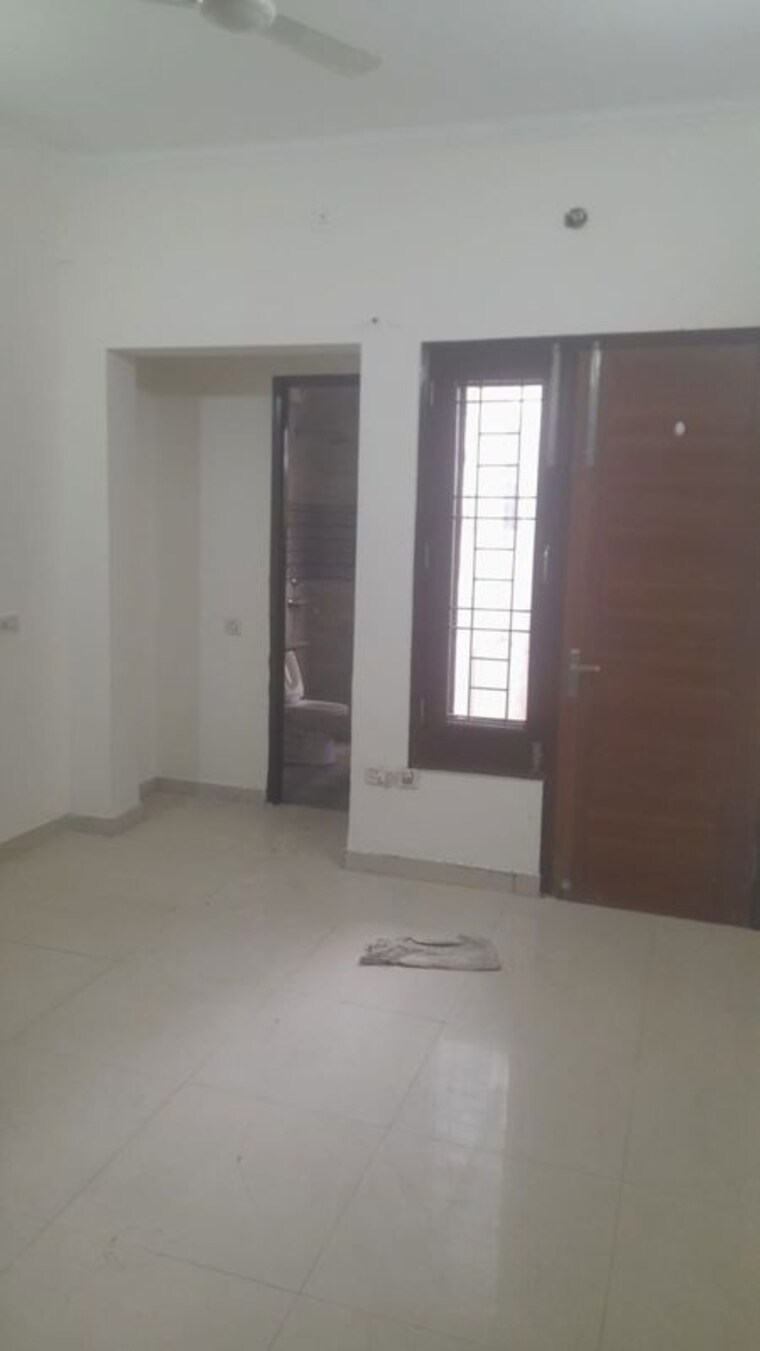 Room, sector 47 2 Bedroom 1150 Sq.Ft. Builder Floor In Sector 47 Gurgaon 10675804