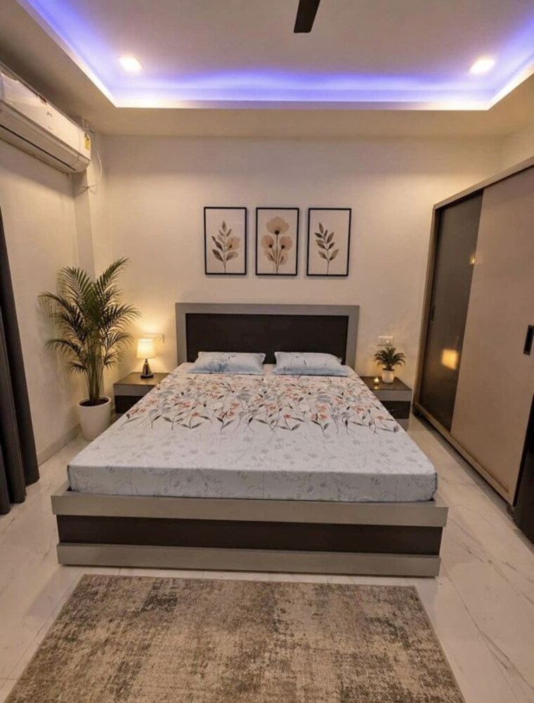 Bedroom, rajouri garden 2 Bedroom 100 Sq.Yd. Builder Floor In Rajouri Garden Delhi 10675799
