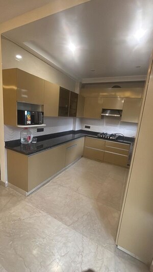 Kitchen in 3 BHK Builder Floor at Sector 47 – for Rent