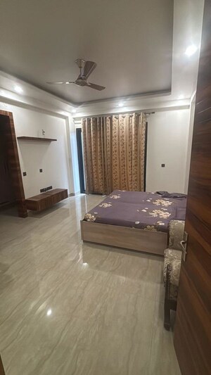 Bedroom in 3 BHK Builder Floor at Sector 47 – for Rent