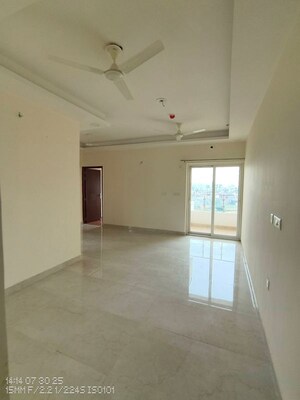 Room in 2 BHK Apartment at Amrapali Verona Heights, Tech Zone 4 Greater Noida – for Rent