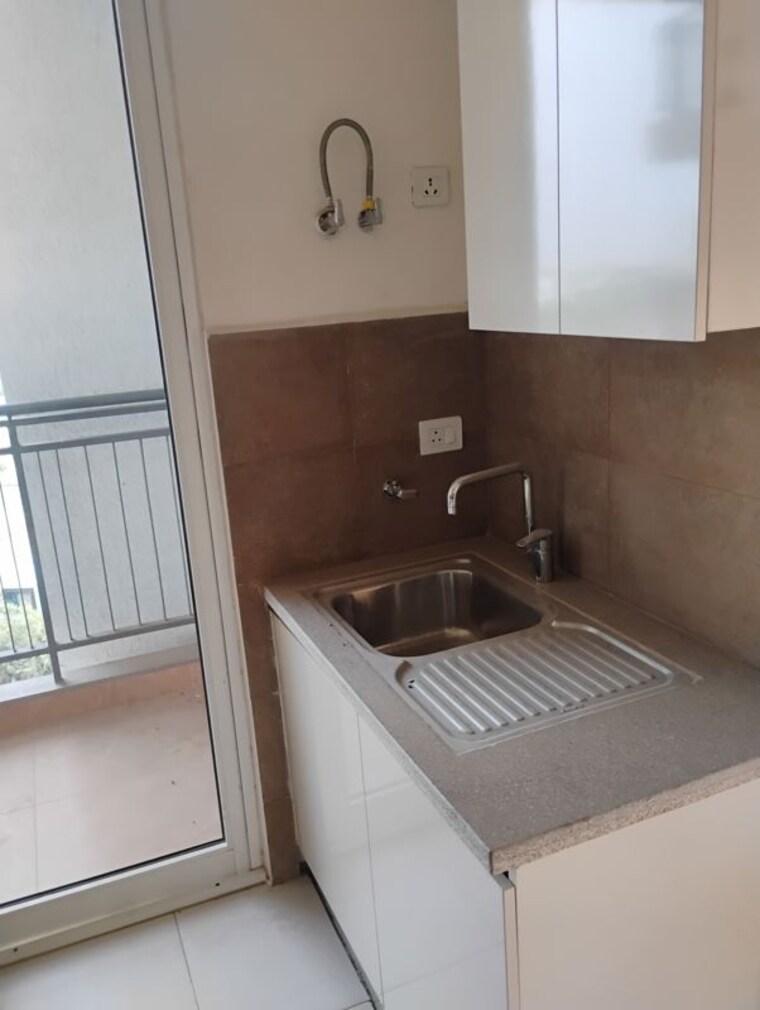 Kitchen, puri-emerald-bay 3.5 Bedroom 2450 Sq.Ft. Apartment In Sector 104 Gurgaon 10675798