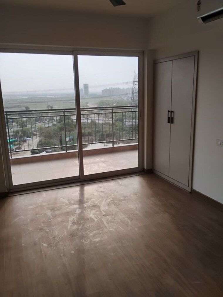 undefined, puri-emerald-bay 3.5 Bedroom 2450 Sq.Ft. Apartment In Sector 104 Gurgaon 10675798