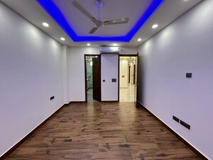 Room in 3.5 BHK Builder Floor at Chittaranjan Park – for Rent