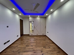 Room in 3.5 BHK Builder Floor at Chittaranjan Park – for Rent