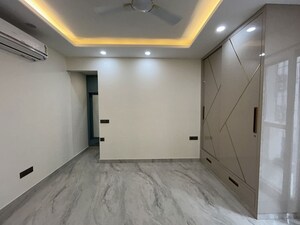 Room in 3.5 BHK Builder Floor at Chittaranjan Park – for Rent