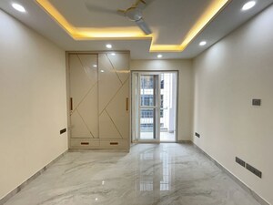 Room in 3.5 BHK Builder Floor at Chittaranjan Park – for Rent