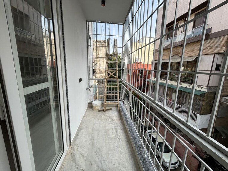 Balcony, chittaranjan park 3.5 Bedroom 2000 Sq.Ft. Builder Floor In Chittaranjan Park Delhi 10675821