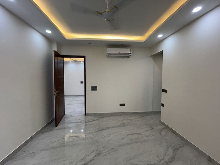 Room, chittaranjan park 3.5 Bedroom 2000 Sq.Ft. Builder Floor In Chittaranjan Park Delhi 10675821