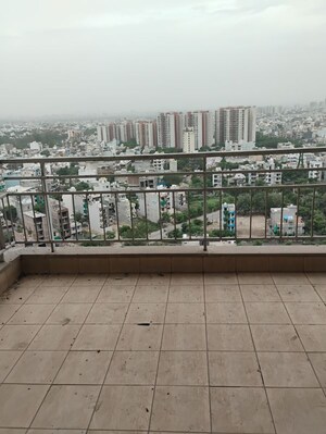 3.5 BHK Apartment For Rent in Puri Emerald Bay, Sector 104