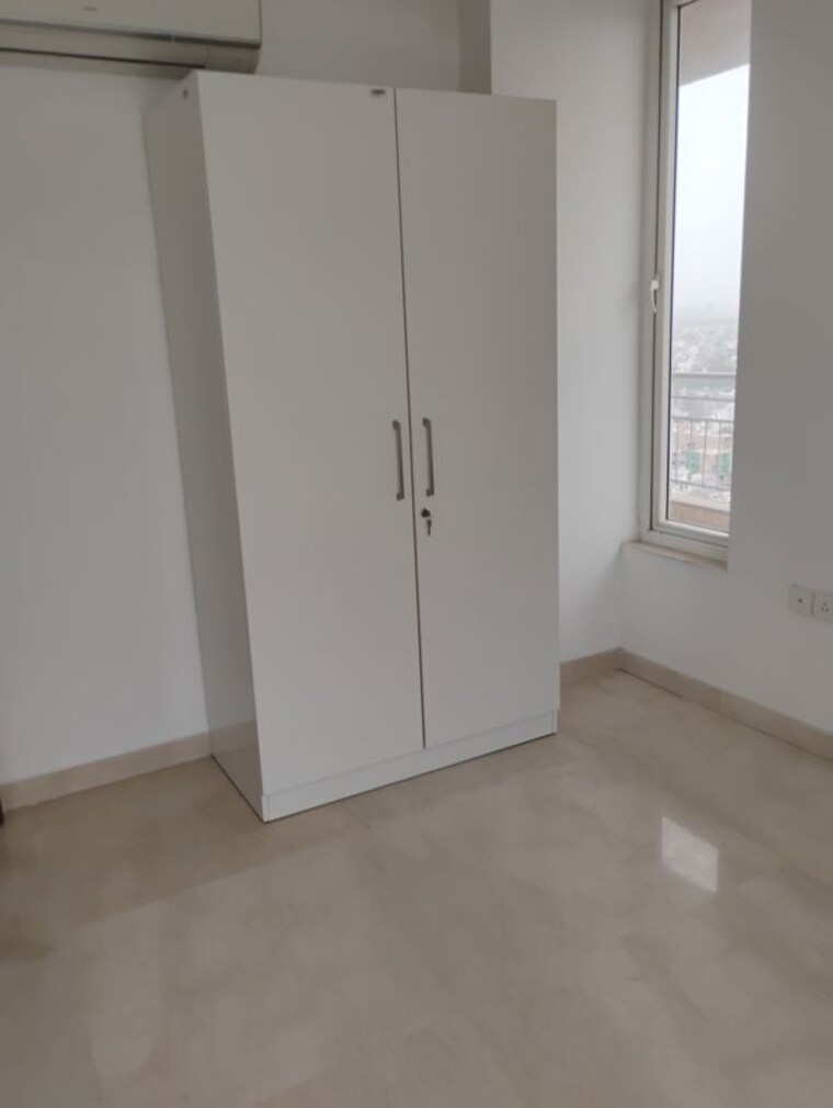 undefined, puri-emerald-bay 3.5 Bedroom 2450 Sq.Ft. Apartment In Sector 104 Gurgaon 10675837